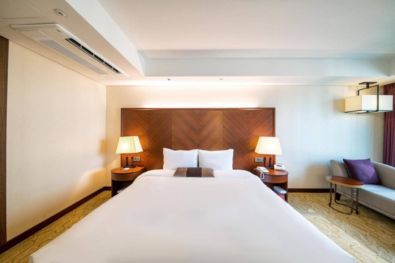 Koreana Hotel 4*