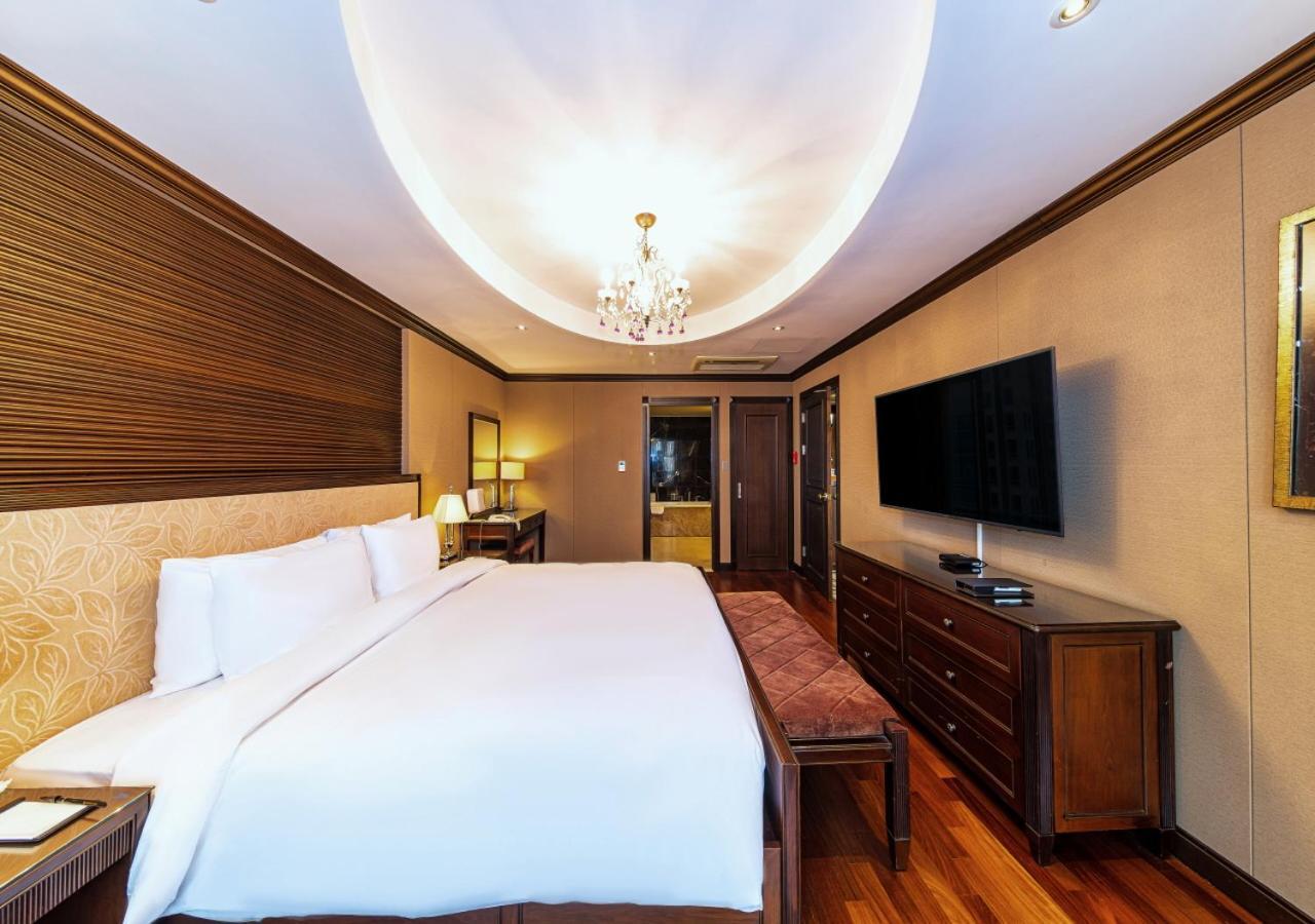 Koreana Hotel 4*